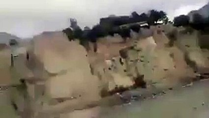 Earth Quake And Powerful Land slide video in Pakistan - 22 november 2015