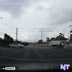 lightning striking a CAR in Melbourne