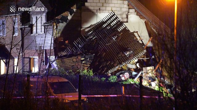 Explosion destroys house and injures two in Buckinghamshire, UK