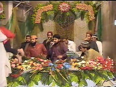 Aqa meriyan Akhiyan Madine wich reh beautifull Mehfil Qila gujjar sing by Muhammad Usman Qadri and Qari Younas Qadri