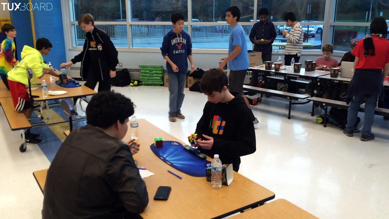 Nouveau record du monde de rapidité de Rubik's Cube : 4,9 secondes