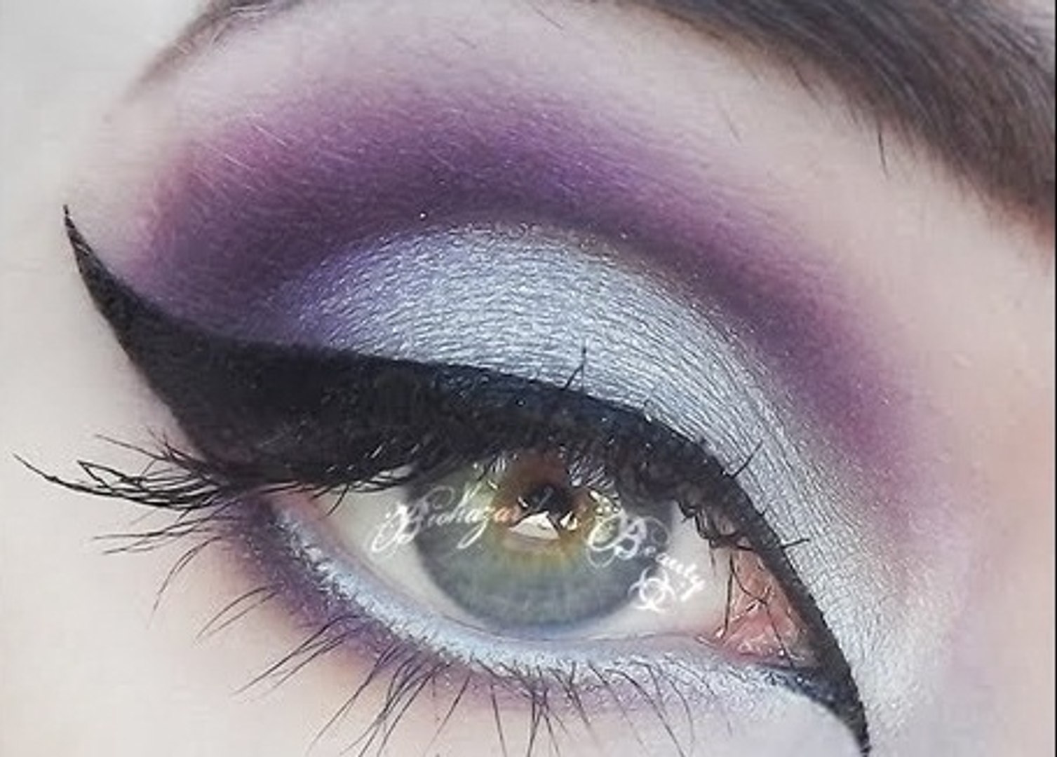 silver dress eye makeup Discover 39 Makeup for silver dress and all silver glitter nails ideas