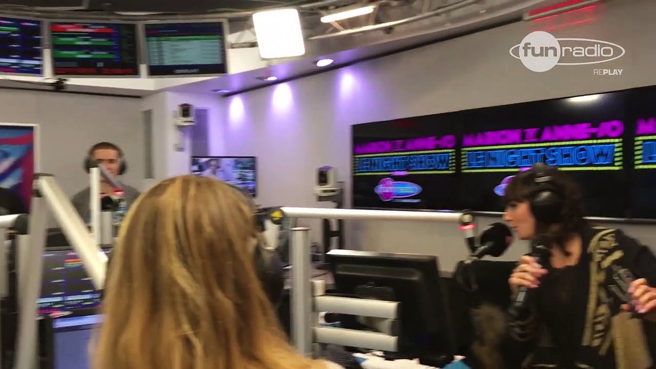 Le défi avec une capote le plus ridicule du monde - Marion et Anne-So