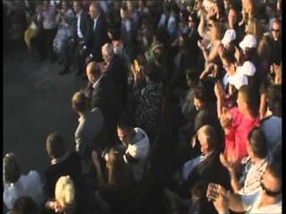KENDI I FJALES NE ELBASAN-EDI RAMA BASHKEBISEDON ME BANORET E ZONES FUSHEMBRET-LAJM