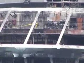 ZJARR NE ANIJE-MERR FLAKE KROÇIERA PANIK NDER 2 MIJE PASAGJERET E SAJ-LAJM