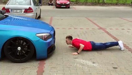 Sahibi ile Şınav Çeken BMW