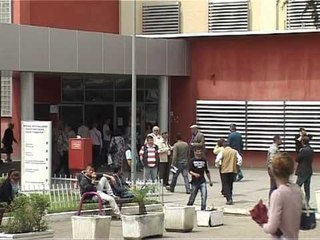 SPITALI I KRUJES-BRAKTISET TOTALISHT MUNGOJNE ILAÇET PACIENTET NE TIRANE LAJM