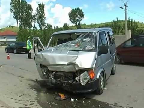 PERGJAKEN RRUGET-DY TE VDEKUR DHE 12 TE PLAGOSUR NE DY AKSIDENTE TE RENDA LAJM