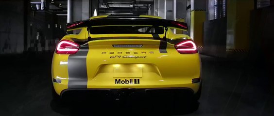 Le Porsche Cayman GT4 Clubsport rugit en sous-sol