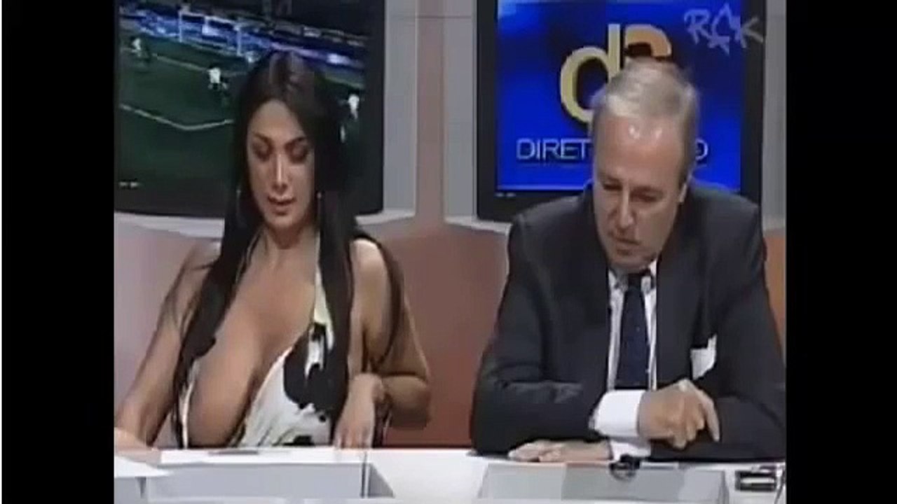Busty Celebrity Boobs Comes Out From Dress On Live TV
