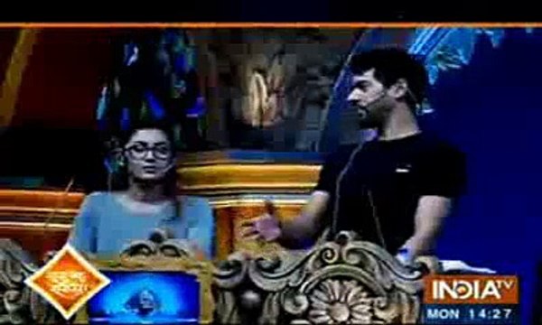 Abhi ne Rishtey ke Award mein sabke samne kiya Pragya ko Kiss jis se Hua Bawal 23 november 2015 kumkum bhagya