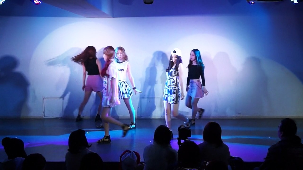 報われナイト5公式　CLG_「씨엘씨(CLC) - 궁금해(Like)」