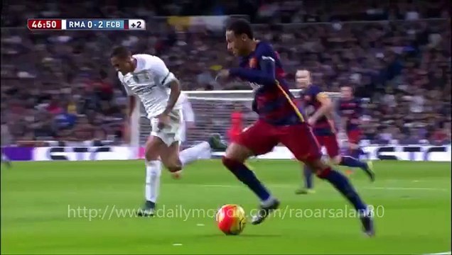 Neymar Jr. HUMILIATED whole Real Madrid C.F. defence single.