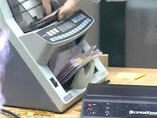 KURSI I KEMBIMIT RRITJE E NDJESHME E EUROS NE TREGUN VALUTOR NE VEND LAJM