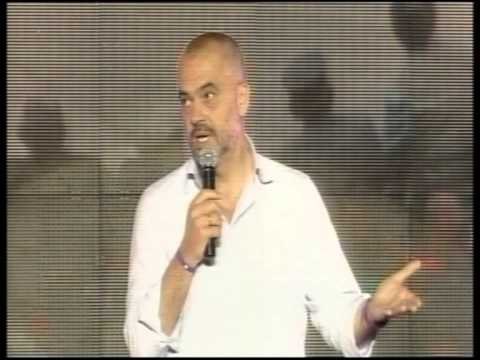 TURI I FALENDERIMEVE EDI RAMA DHE SOCIALISTET FALENDEROJNE TIRANEN PER FITOREN LAJM