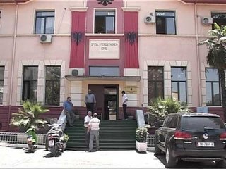 BORXHET E QSUT GROPA FINANCIARE E QENDRES SPITALORE MJAFT E MADHE NE VITE LAJM