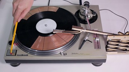 British DJ to figure out how the game ANALOG TECHNO/БРИТАНСКИЙ ДИДЖЕЙ ПРИДУМАЛ КАК ИГРАТЬ «АНАЛОГОВОЕ ТЕХНО»
