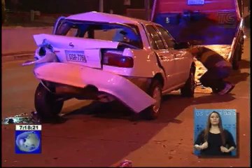 Un automóvil se accidentó en el norte de Guayaquil sin dejar víctimas