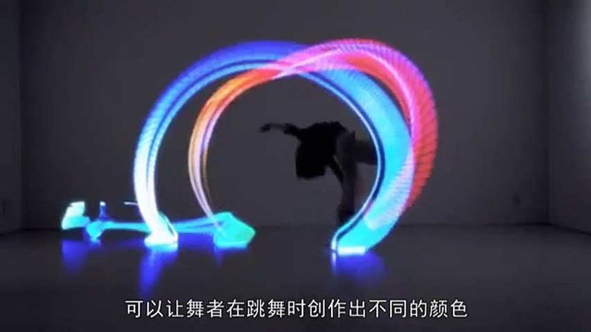 滑板鞋嵌百个可控LED灯 炫酷舞蹈新玩法