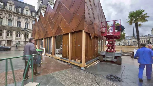 Le Pavillon circulaire installé sur le parvis de l'Hôtel de Ville