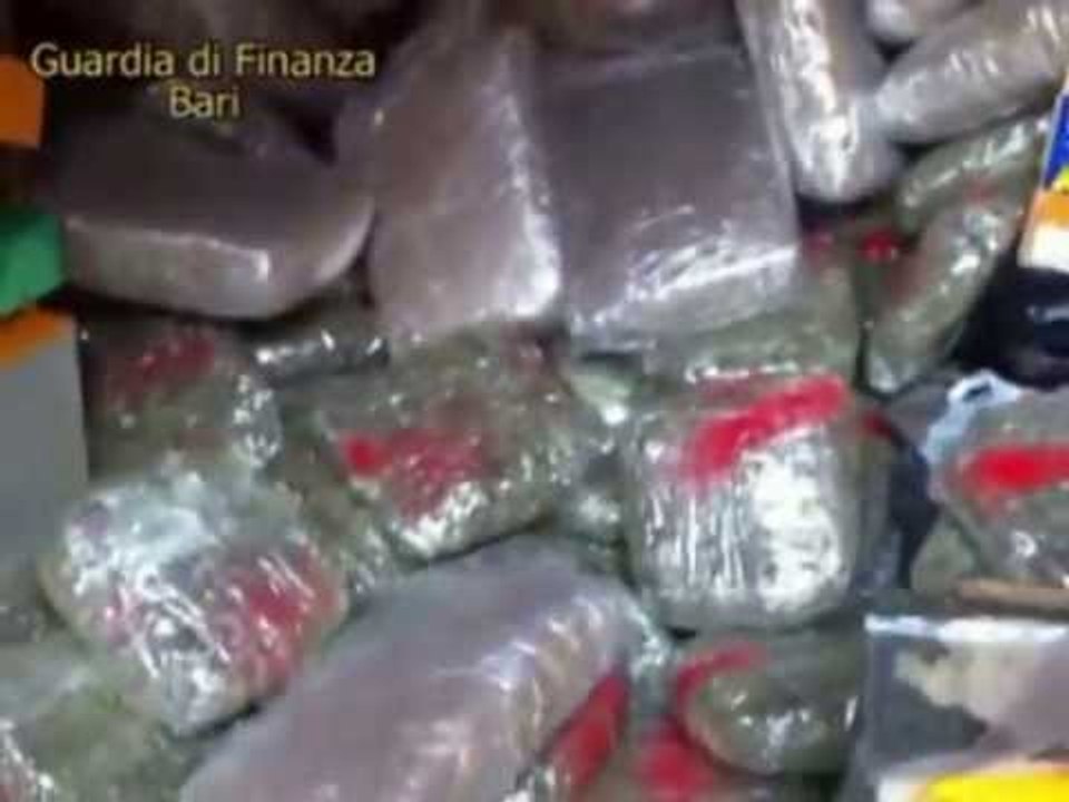 TRAFIKU I DROGES NE ITALI 12 SHQIPTARE NE PRANGA, NE KERKIM "KAPO" EMILJANO SPAHIU LAJM