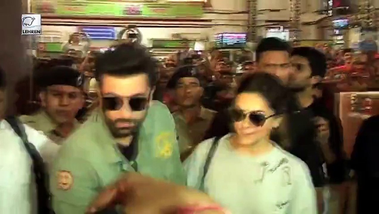 Deepika-Ranbir's 'TAMASHA' During Train Journey _ Video