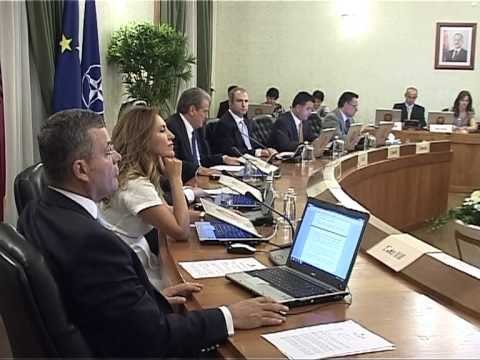 Berisha për rritjen e pagave dhe pensioneve - Vizion Plus - News, Lajme