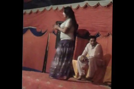 Lak Patla Mera Chukda ni bahar ve(noor jehan song) mujra dance.