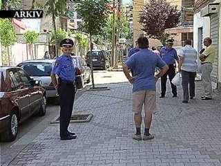 KRIM NE FAMILJE BASHKESHORTI VRET ME THIKE GRUAN VETEM 18 VJEÇARE LAJM