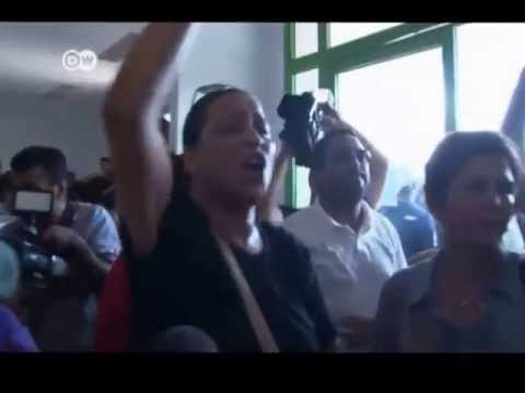 PROTESTA NE TUNIZI GREVE E PERGJITHSHME PAS VRASJES SE LIDERIT TE OPOZITES LAJM