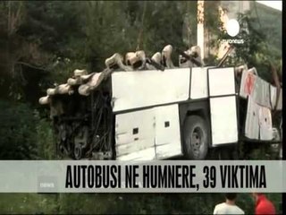 Itali, autobusi bie në humnerë vdesin 39 persona - Vizion Plus - News, Lajme