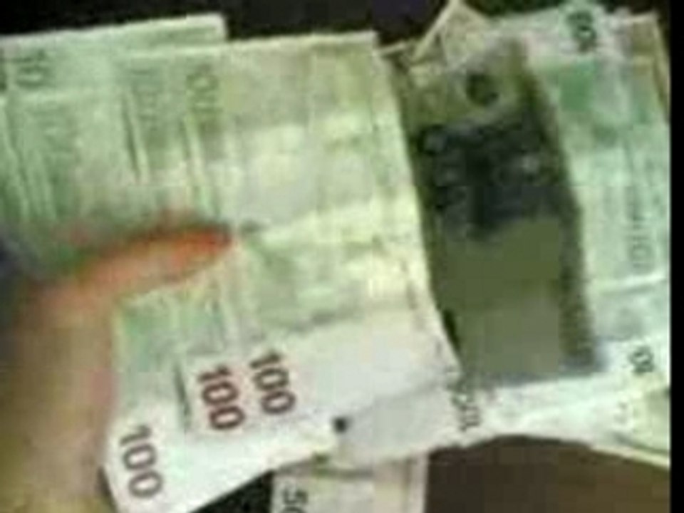 Imi curg banii