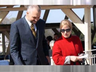 PROFESIONET E MINISTRAVE 6 JURISTE DHE 4 EKONOMISTE NE QEVERINE E RE TE NJE ARTISTI LAJM