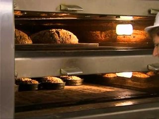 BUKE "ME RECETE" FURRAT NE KRYEQYTET OFROJE BUKE SIPAS SEMUNDJEVE LAJM