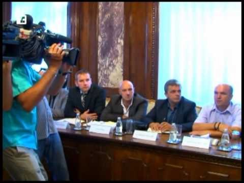 ZGJEDHJET NE KOSOVE NIKOLIÇ E DAÇIÇ APEL SERBEVE TE DALIN NE ZGJEDHJET E NENTORIT LAJM