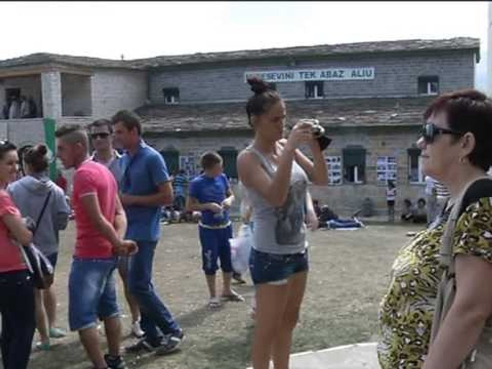 FESTA E BEKTASHINJVE QINDRA MIJERA BESIMTARE NE PELEGRINAZHIN E TOMORRIT LAJM