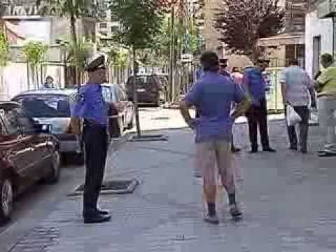 PLAGOSJE E RENDE NJE POLIC PLAGOS VELLAIN DHE NIPIN PAS SHERRIT PER PRONAT LAJM