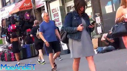 Un experimento social muestra la diferencia de trato entre un hombre y un niño de la calle