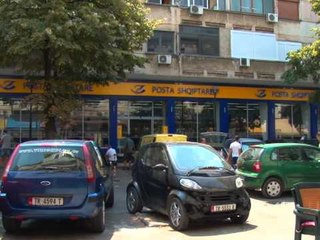 PENSIONI NE SHTEPI PENSIONISTET SKEPTIKE PER SHERBIMIN E POSTES SHQIPTARE LAJM