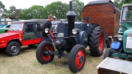 Video herunterladen: Lanz Bulldog wird angeworfen - Bockhorner Oldtimermarkt 2013