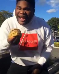 THIS IS HOW YOU EAT A BIG MAC NIGGA