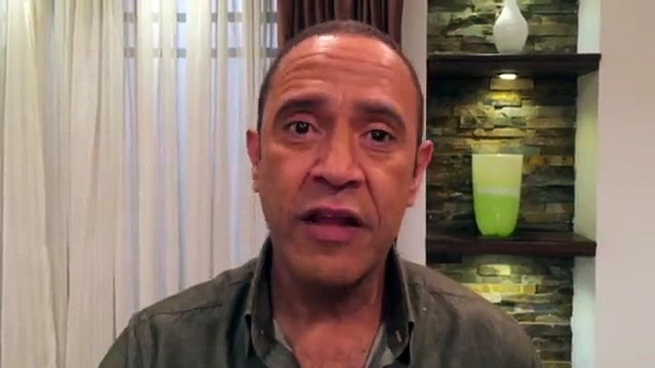 رسالة النجم اشرف عبد الباقى لجمهور مسرح مصر بخصوص شراء التذاكر