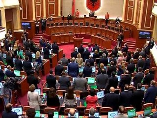 NISHANI DEKRETON MINISTRAT SHTYHET SEANCA PER PREZANTIMIN E PROGRAMIT QEVERISES LAJM
