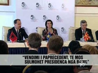 Nishani reagon për foton: Vendim i paprecedent  - News, Lajme - Vizion Plus