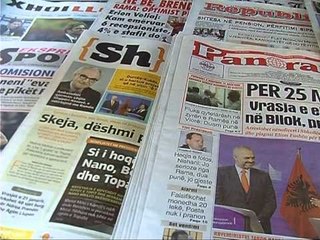 20 LEKESHI FALLSO BANKA E SHQIPERISE HEDH NE TREG MONEDHA TE REJA