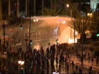 ATHINA NE FLAKE SULMOHEN ZYRAT E PARTISE "AGIMI I ARTE" FLAKE NE RRUGE LAJM