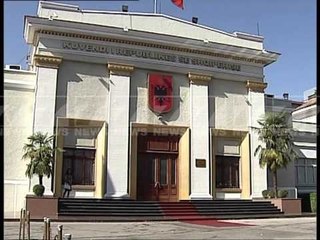 Nishani harron perplasjen me qeverine Rama - News, Lajme - Kanali 7