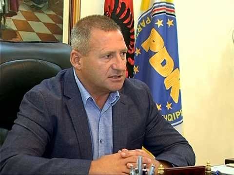 ADMINISTRATA PUBLIKE LIGJI HYN TE MARTEN NE FUQI MENDIME PRO DHE KUNDER LAJM