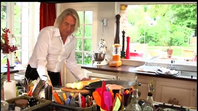 Vivolta - Chéri(e) qu'est-ce qu'on mange (Un dîner de roi fait par la reine) - 06-10-2015 11h45 20m (9071)