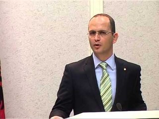 BONINO NE SHQIPERI MINISTRJA E PUNEVE TE JASHTME ITALIANE VIZITON TIRANEN LAJM